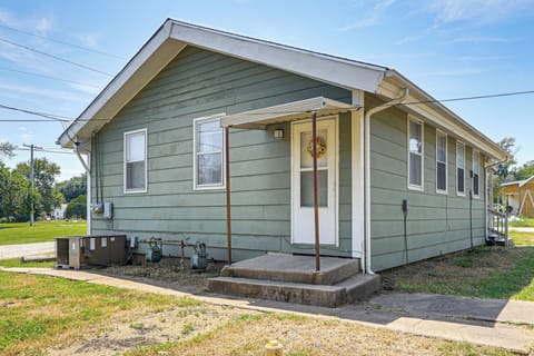 Winfield Vacation Rental | 1BR | 1BA | 700 Sq Ft | 3 Steps to Enter