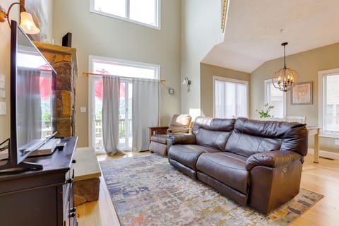 McHenry Vacation Rental | 4BR | 3BA | 2,067 Sq Ft | Stairs Required