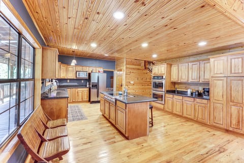 Kitchen | 1st Floor | Dishwasher | Stove/Oven | Cooking Basics | Electric Kettle