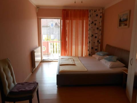 Cozy, spacious bedroom, here you get the comfort to make your stay stress- free.