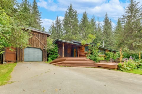 Homer Vacation Rental | 2BR | 1BA | 768 Sq Ft | 8 Steps to Enter