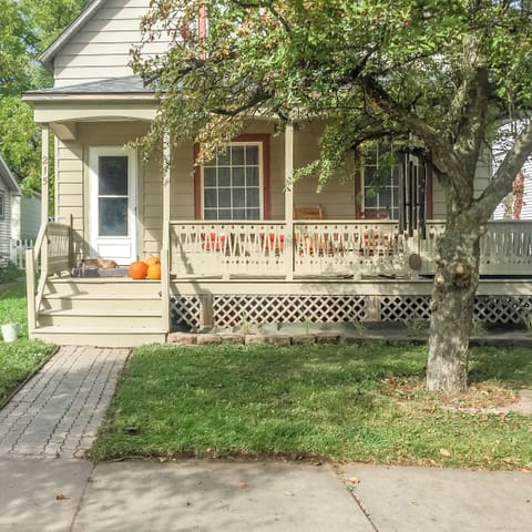 Front of house with porch