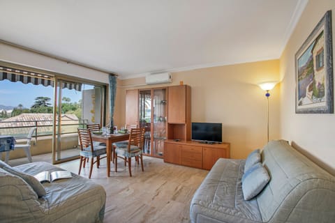 Living and dining room