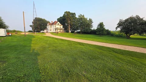 fire pit, frisbee golf and numerous other activities available