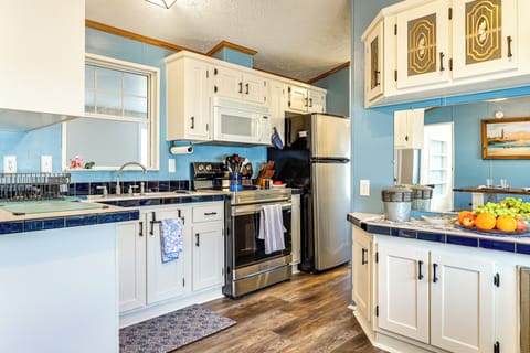 Kitchen | Cooking Basics | Drip/Keurig Coffee Maker