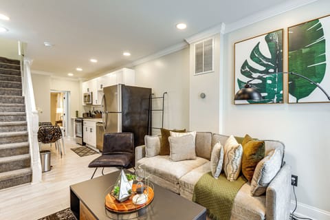 Baltimore Vacation Rental | 2BR | 2BA | 4 Steps to Enter | 906 Sq Ft