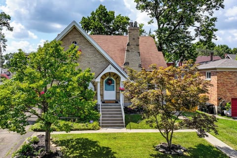 Cincinnati Vacation Rental | 5BR | 2.5BA | 3,500 Sq Ft | Stairs Required