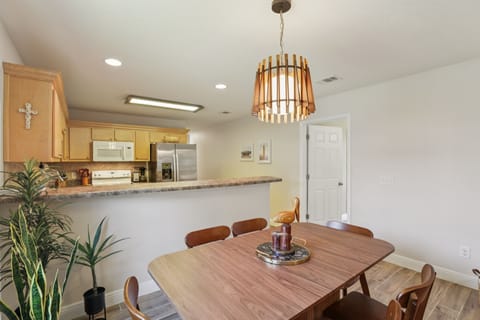 Dining Room, Dining Table, Furniture, Indoors, Table