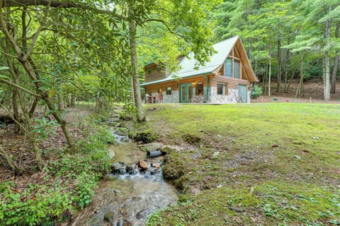 Murphy Vacation Rental | 2BR | 1BA | Step-Free Access | 900 Sq Ft