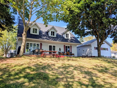 Napanee cottage 