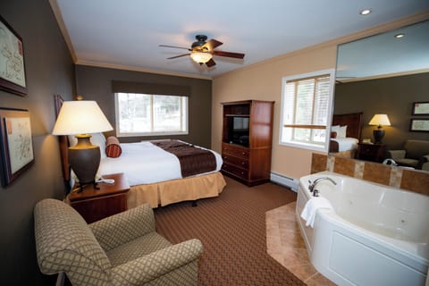 Private Jacuzzi with King Bed in Lincoln