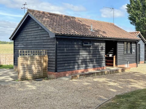 Rose Chalet<br />easy access to front door | Rose Chalet - Framlingham Retreats, Framlingham