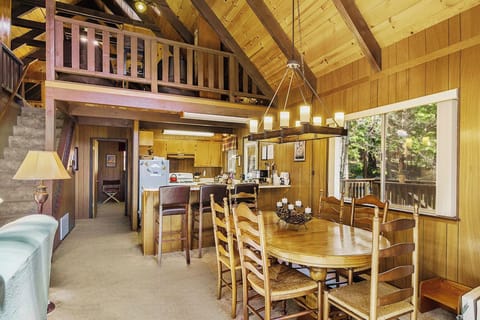 Dining Area | Dishware/Flatware Provided | Main Level