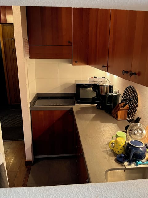 Fully equipped kitchen but small 😊