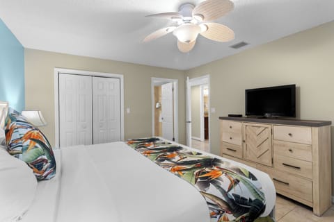 Unit with 1 King bed