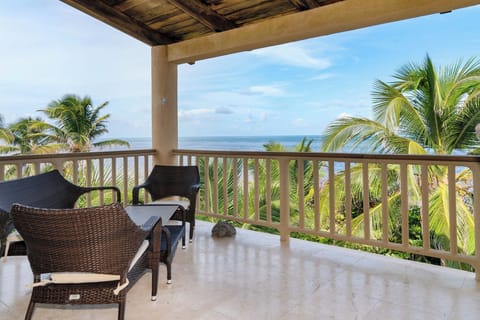 10-1C Oceanfront Condo