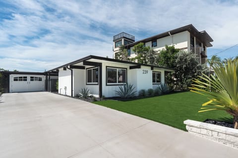 Welcome to Curlew Beach Cottage!
