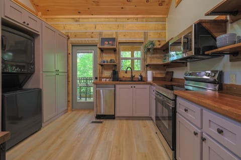 Deer Crossing - Fully equipped kitchen