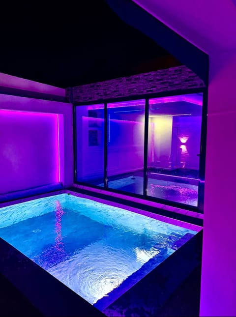 Piscina com led