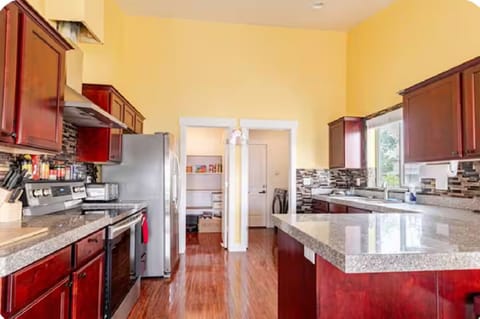 Full Kitchen complete appliances