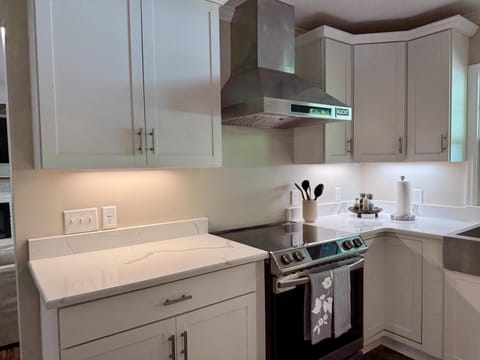 116 west club dr kitchen 2