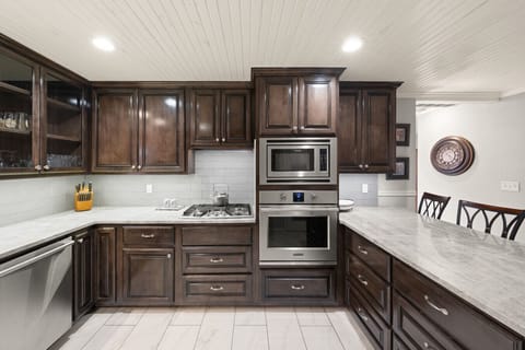 Kitchen | Fully Equipped | Cooking Basics | Coffee Maker | Blender