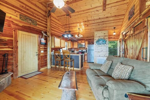 87ea7333-de88-4f63-9f06-4fefb9c43a4a