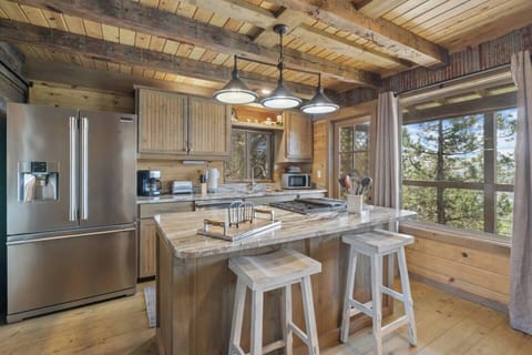 0f808183-434f-42bd-b75d-e66a60d33bdf