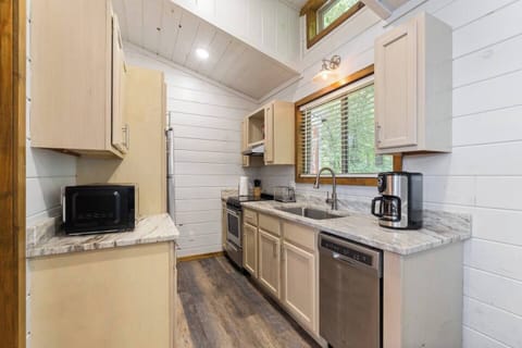 40df1eef-b0a0-4197-8fc5-effe8e88ef1a