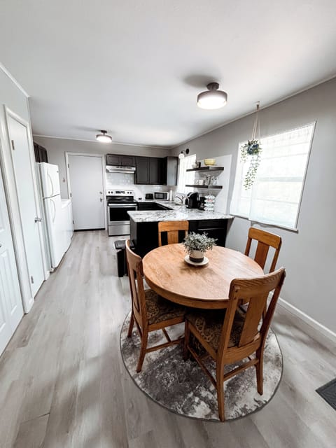Dinning Room into the kitchen
