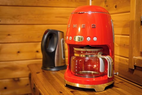 Coffee and tea machines