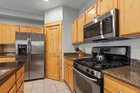 Bear Hollow Village 5545