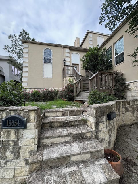 Walk way up to the entrance 