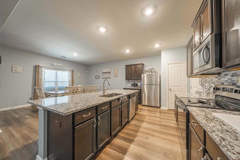 Everything at your fingertips – our kitchen is fully prepared.