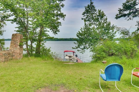 Vergas Vacation Rental | 2BR | 1BA | 650 Sq Ft | 3 Steps to Enter