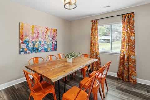 Dining table (seats 8)