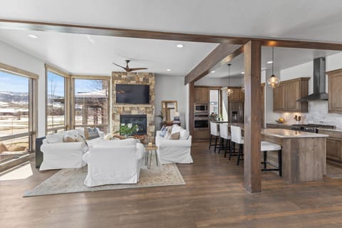 Ceiling Fan, HDTV, Gas Fireplace