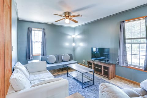 Tiptonville Vacation Rental | 1BR | 1BA | Steps Required | 1,000 Sq Ft