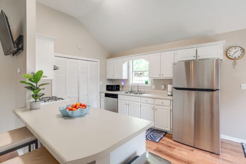 Kitchen | Cooking Basics | Toaster | Microwave | Ice Maker