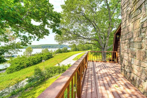 Spavinaw Vacation Rental | 3BR | 2BA | 1,751 Sq Ft | Stairs Required