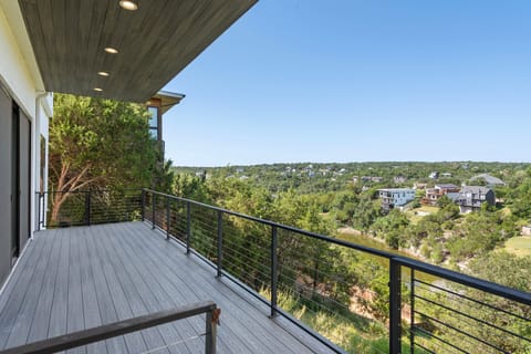 Scenic Hill Country Views, Grill, and Seating!