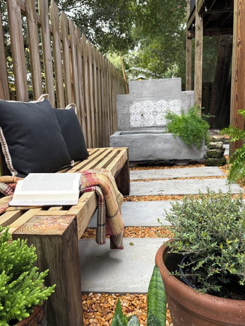 outdoor private courtyard