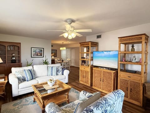 2BR Condo – Heated Pool, Lanai & Walk to Beach (4349)