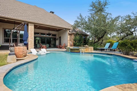Private swimming pool 