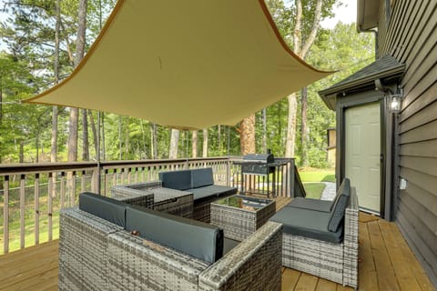 Lithonia Vacation Rental | 4BR | 2.5BA | Steps Required | 2,360 Sq Ft