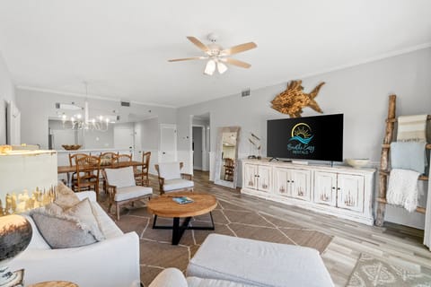 Your laid-back spot for ocean days and chill evenings.