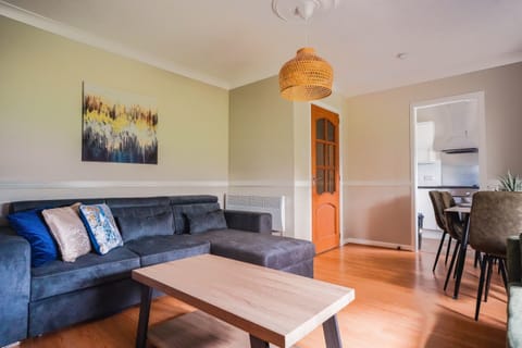 Living Room / Lounge