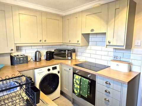 Fully equipped Kitchen with quality appliances