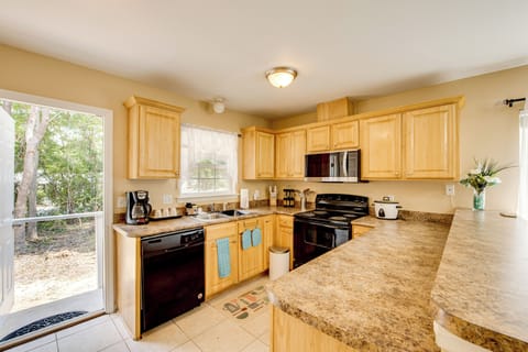 Kitchen | 1st Floor | Drip Coffee Maker | Blender | Toaster | Cooking Basics