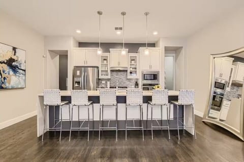 Happy hearts, happy kitchen. 